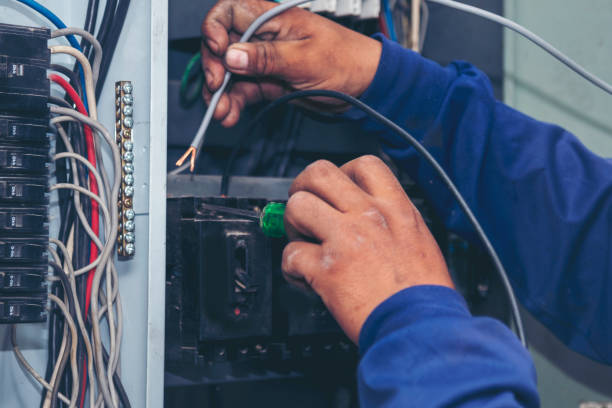 Best Local Electrician Companies  in Clearlake Oaks, CA